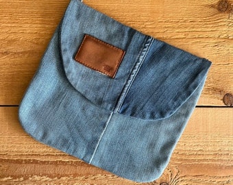 Upcycled Denim Crossbody Bag: Handgemachte, umweltfreundliche Schultertasche