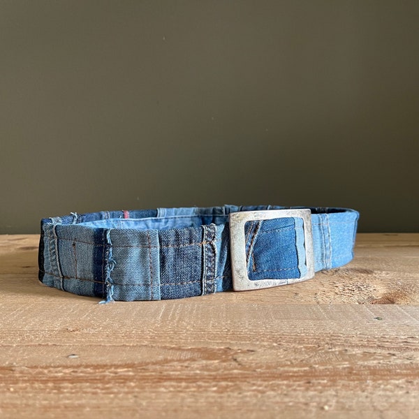 Ceinture en denim bleu - Ceinture en jeans upcycled - Mode réutilisée - Ceinture taille patchwork - Ceinture à grande boucle - Ceinture faite à la main