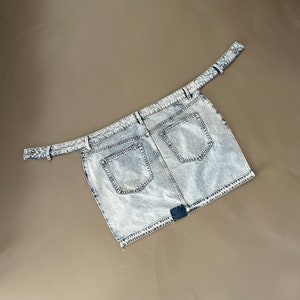 Delantal de mezclilla reciclada con bolsillos: Delantal de jeans azules hecho a mano