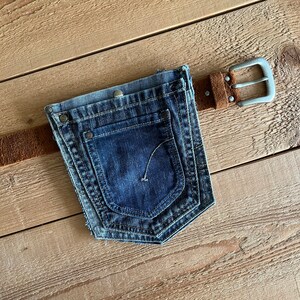 Sac banane en denim bleu recyclé - Sac banane en jean recyclé - Pochettes pour téléphone portable - Petit sac mains libres - Poches hanches