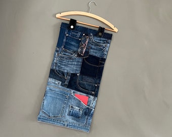Upcycled denim pocket wandopberger: handgemaakte jeans hangende opberger