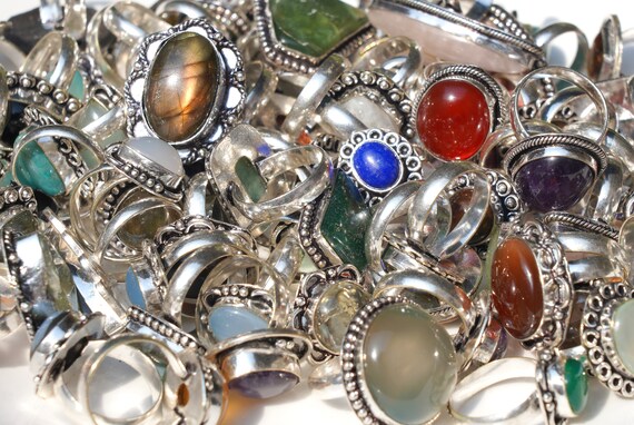 Vintage rings store under 100