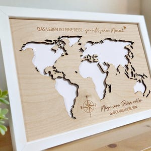 Bilderrahmen Geldgeschenk Weltkarte aus Holz mit Gravur – liebevolles Geschenk für jeden Anlass – 30x21cm Hochzeit Weihnachten XHG1013 imagem 3
