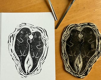 Carte de voeux loutres main dans la main, impression lino A6 originale | carte de saint valentin | carte d'anniversaire | cadeau amoureux des animaux