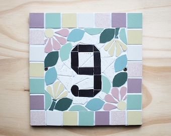 Address plaque, house number or door in ceramic mosaic 15x15cm to hang, floral style, possibility of customizing colors