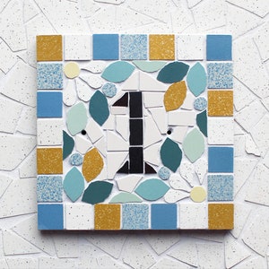 Address plaque, house number or door in ceramic mosaic 15x15cm to hang, floral style, possibility of customizing colors