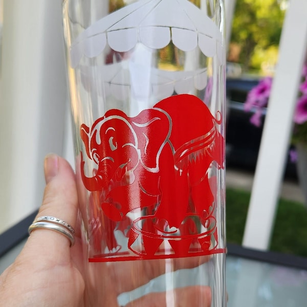 Vtg big top circus glass with circus performing elephant family in red and white, Hazel Atlas replacement, shabby chic, retro gift