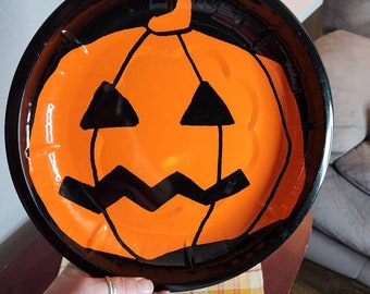 Tin pumpkin serving platter, Vintage Halloween decor, smiling jack-o-lantern pumpkin, happy face pumpkin, retro Halloween bowl