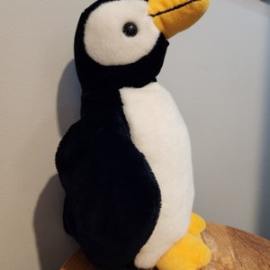 Vtg 80s Lush Plush Commonwealth penguin, Paddles, retired zoo realistic stuffed animal collectible, Antarctic bird