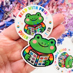 Sticker en vinyle à lire avec fierté, Les livres queer comptent, Gay Pride arc-en-ciel, LGBTQ, Mois de la fierté, Gay & Fier, Grenouille livresque, Stickers Kindle
