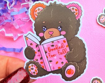 Pegatina de vinilo resistente al agua con diseño de oso de otoño "Reservado para otoño" - Calcomanía literaria para Kindle