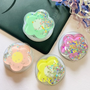Flower Daisy Glitter Quicksand Accessory, MagSafe Kindle Accessory, Mobile phone Holder, Kindle Holder, Universal Phone Stand, Bookish Gift