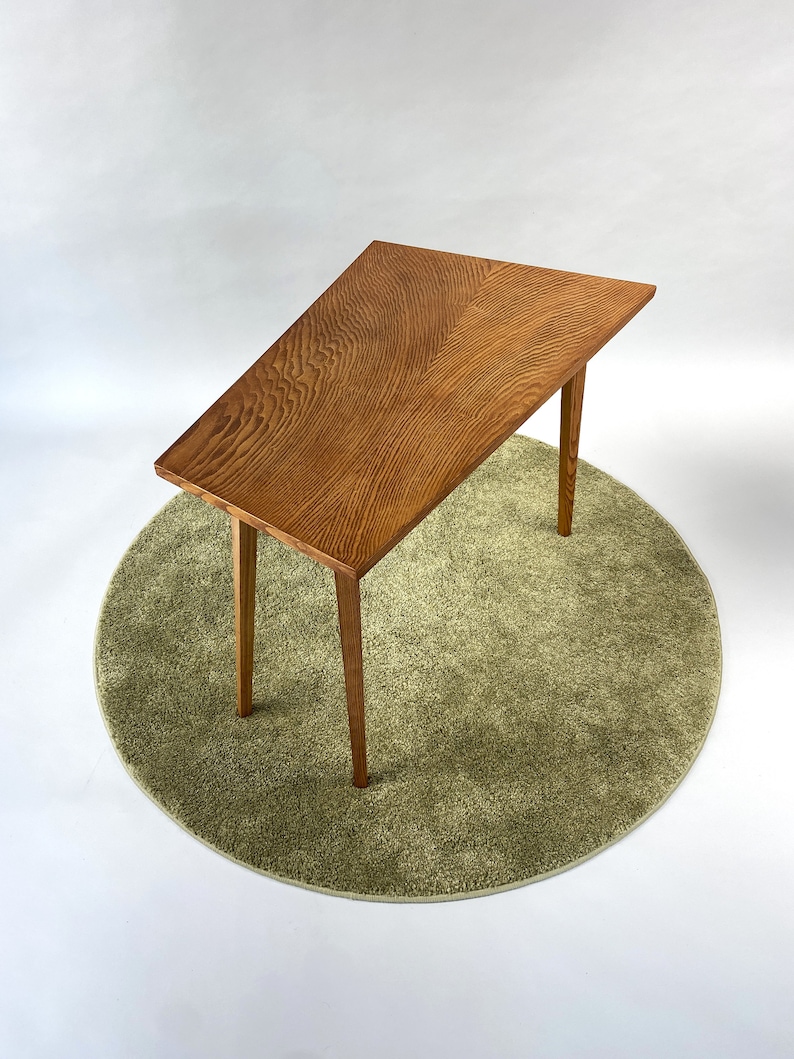 Vintage midcentury houten asymmetrische salontafel uit de jaren 60, lichte, hoge, heldere houtnerf, gerestaureerd afbeelding 7