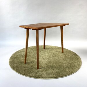 Vintage midcentury houten asymmetrische salontafel uit de jaren 60, lichte, hoge, heldere houtnerf, gerestaureerd afbeelding 5