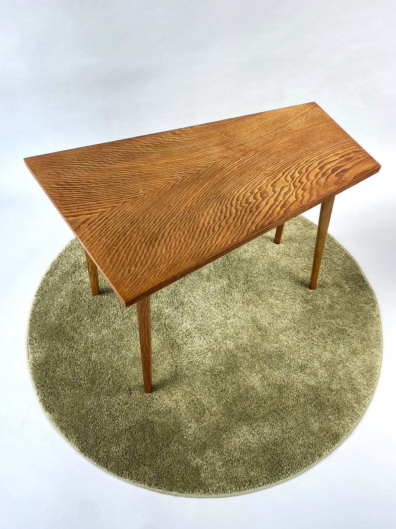 Vintage midcentury houten asymmetrische salontafel uit de jaren 60, lichte, hoge, heldere houtnerf, gerestaureerd afbeelding 9