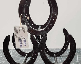 Three bottle wine rack horseshoe art