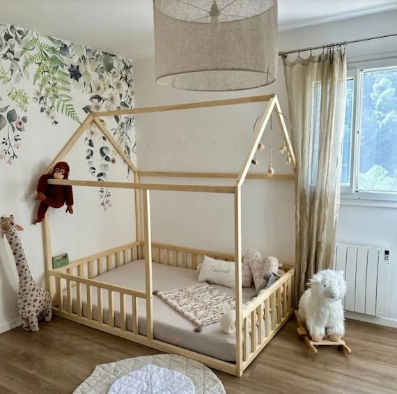 Montessori house best sale floor bed
