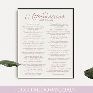 K&ouml;nnte beinhalten: Ein druckbarer digitaler Download eines rosa-wei&szlig;en druckbaren Posters mit dem Text "Affirmations" und einer Liste inspirierender Zitate von Sarah J. Maas.