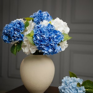 High-Quality Fake Blue Hydrangea, 21 Inches, Ideal for Luxurious Wedding Decor and Sophisticated Home Floral Arrangements.