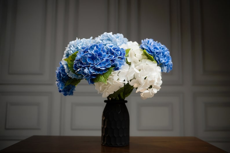 High-Quality Blue Hydrangea Artificial Flower for Exquisite DIY Centerpieces and Home Floral Projects.