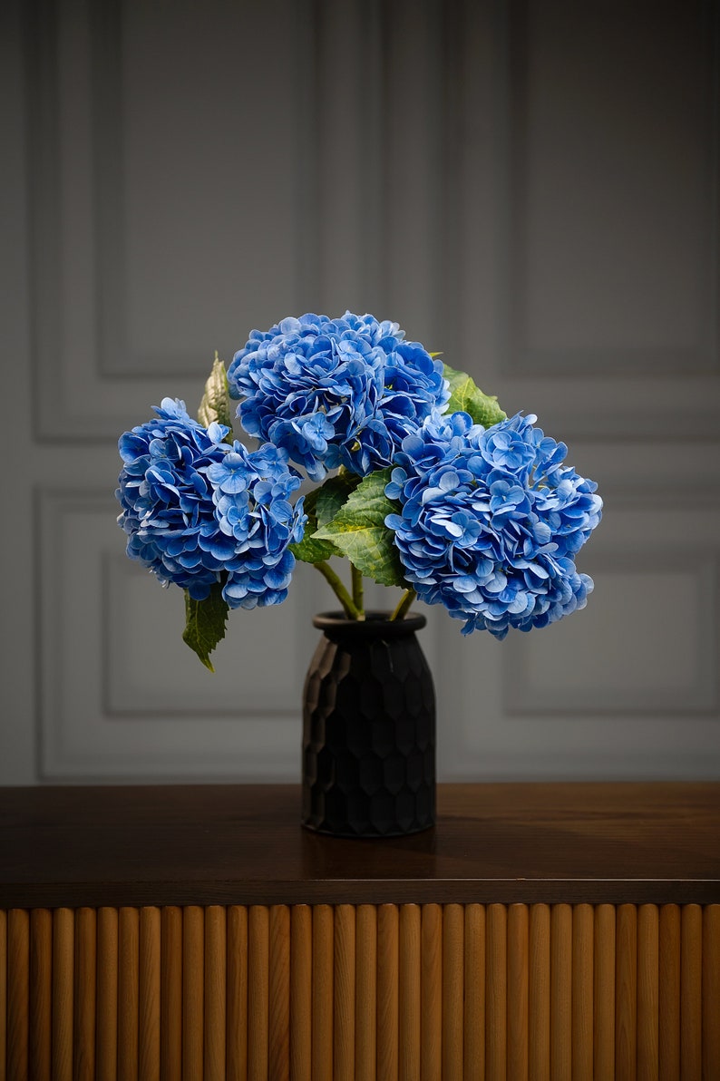 DIY Floral Decoration Essential: Real Touch Blue Hydrangea Stem, 21", Enhances Wedding Tablescapes and Home Decor with Lifelike Beauty.