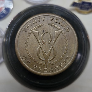 Vintage Gearshift Knob - Ford 30 years of Progress Commemorative coin - V8 side up