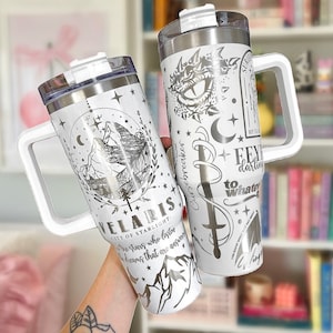 Vaso grabado ACOTAR de 40 oz / Suriel Tea Co / Regalo para amantes de los libros de fantasía / Feyre y Rhys / Corte de espinas y rosas / Grabado con láser