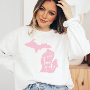 Michigan Sweatshirt, Michigan Crewneck, Michigan Shirt, Michigan Crewneck, State Of Michigan Shirt Gift, Cozy Sweatshirt, Home State Travel