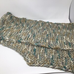 Bulky scarf, knitted, tan-turquoise image 2