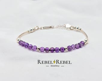 Pulsera de plata de ley con amatista: Joyería minimalista de 4 mm con cuentas de gema morada, piedra natal de febrero.