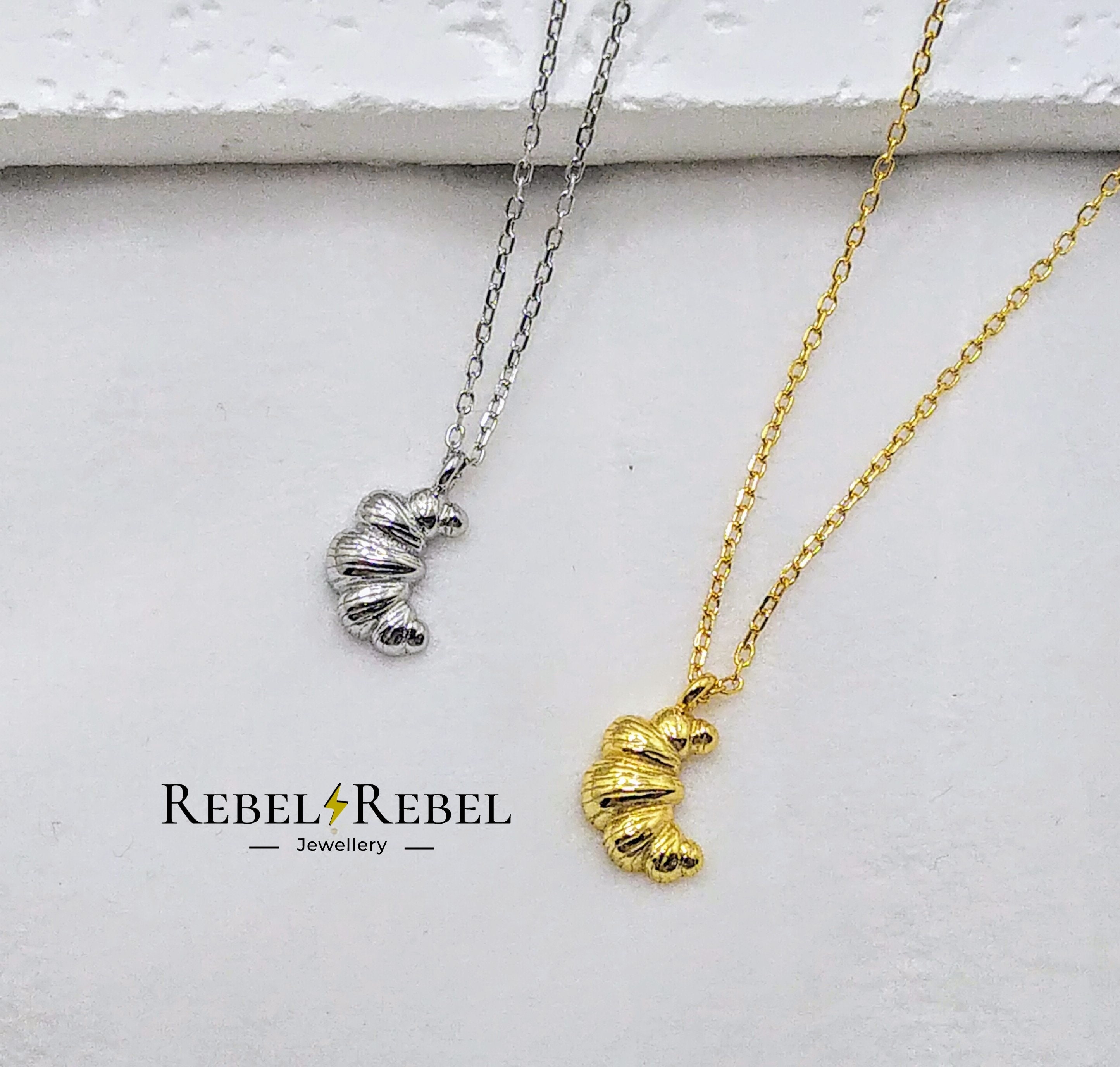 パリジェンヌ風可愛いCroissant Necklaceクロワッサンネックレス Croissant Necklace (Mika Uehara) - SOURCE objects（ソウス