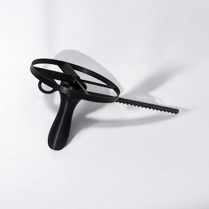 Custom 3D Printed Hand Propelled Flying Saucer Launcher - Spinning Flying Saucer Disc Toy
