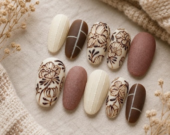 Unhas Postiças Aconchegantes com Estampa Floral Boho | Unhas de Inverno Neutras Pintadas à Mão | Conjunto de Unhas Reutilizáveis em Tons Terrosos
