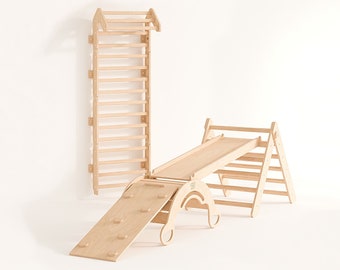 Grimpeur Montessori pour enfants. Echelle suédoise. Aire de jeux intérieure. Mur d'escalade. Barre murale