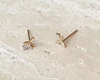 Aretes de flor de oro macizo de 9 quilates: turmalina Paraíba y circonita cúbica