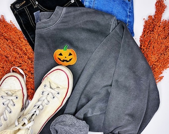 Felpa con ricamo di zucca di Halloween di Jack O'Lantern / Felpa girocollo vintage oversize di alta qualità e pesante