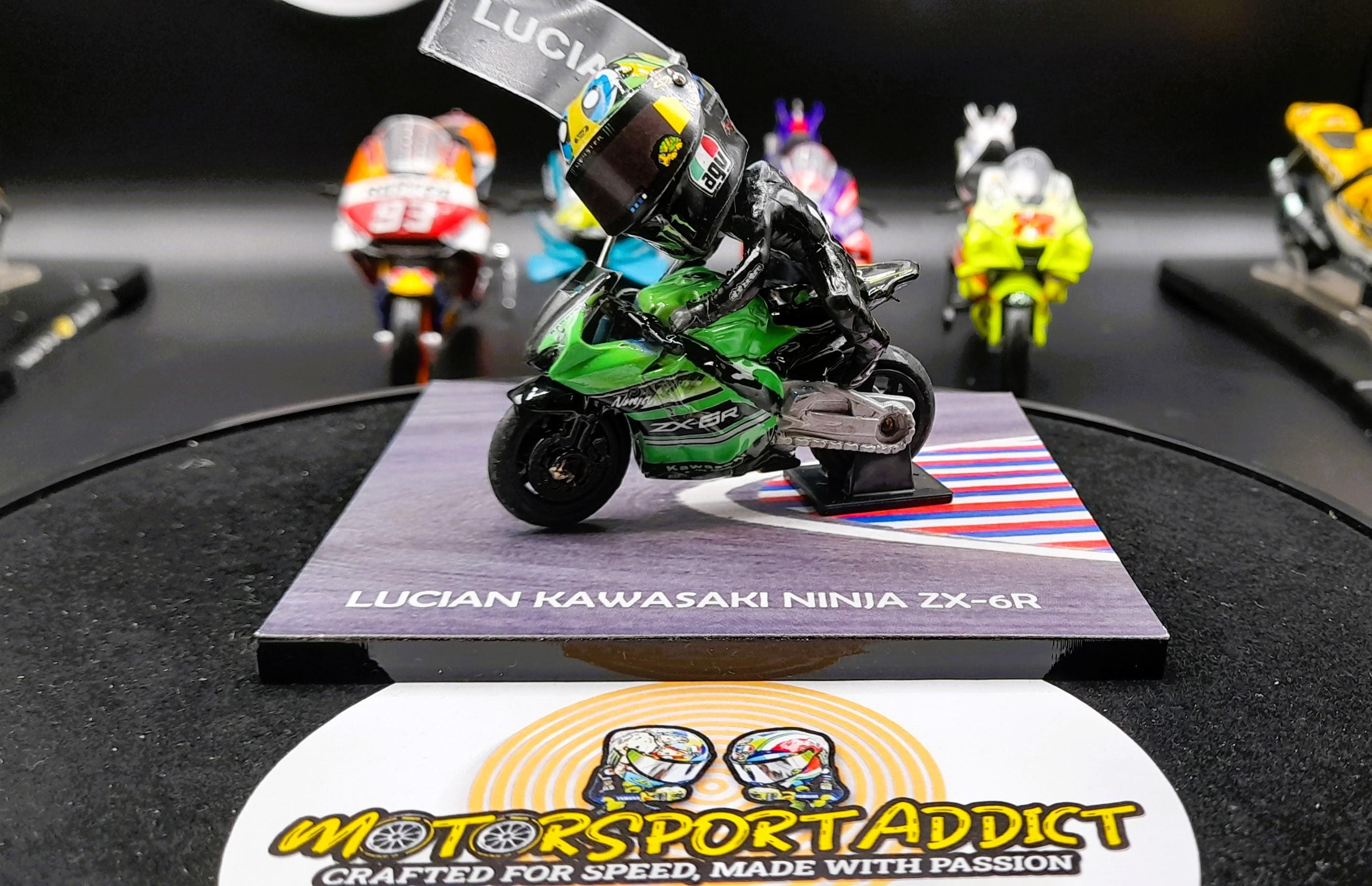 パーソナライズされたハンドメイドのミニミー - バイク + フィギュア +