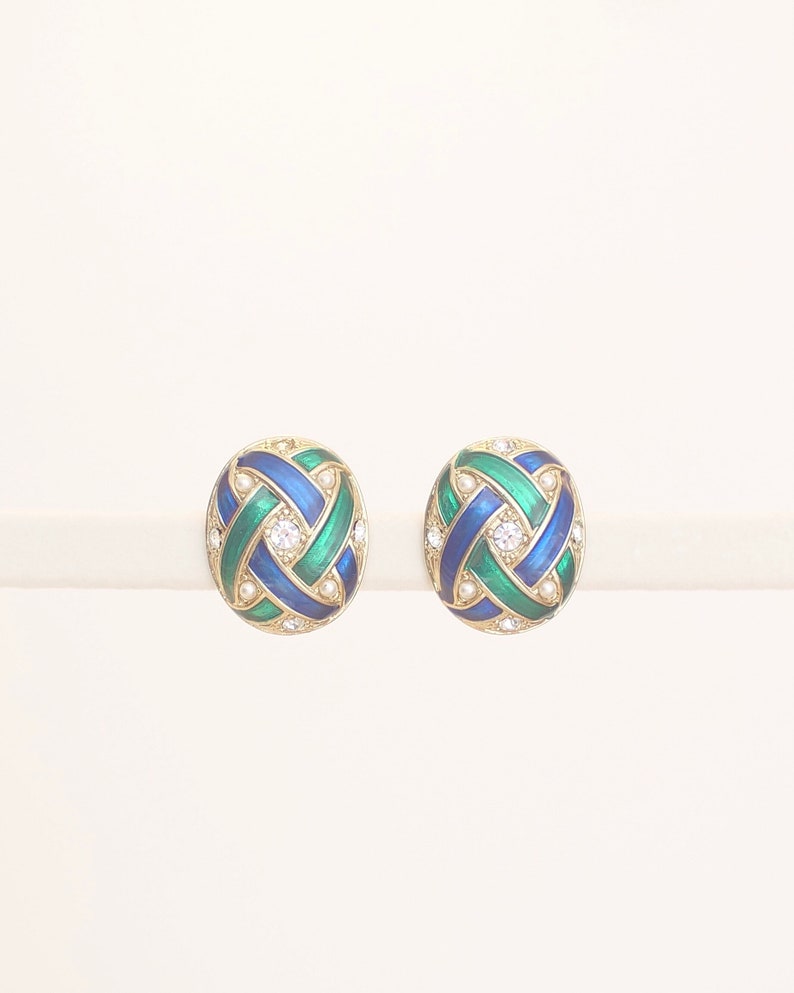 Puces d'oreilles vintage, détails de pierres précieuses et de perles, design élégant, ton or bleu vert image 1