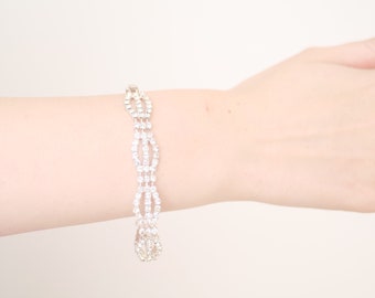 Dainty chain & link bracelet in silver tone with gemstone detail