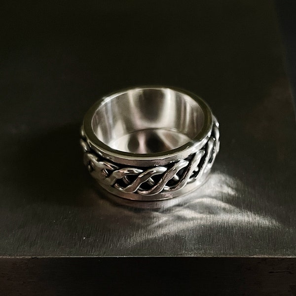 Bague Fidget tressée celtique en argent sterling | Bague pour hommes | Bague minimaliste unisexe | Anneau d’anxiété | Anneau tournant | Anneau étanche à l’eau | Bande tissée