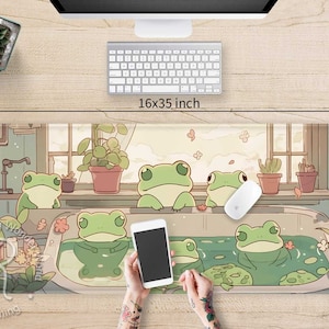 Bonita alfombrilla de escritorio de baño RGB con forma de rana de anime verde beige, alfombrilla de ratón japonesa para juegos Cozycore XXL, alfombrilla de ratón de silicona con estética Kawaii, reposamuñecas, regalo