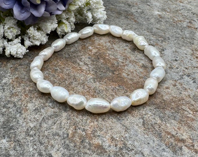 6-7mm White Freshwater Pearl Bracelet: Stretchy, Classic Style, 7.5"