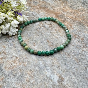 4mm Qinghai Jade Crystal Bead Bracelet, Adjustable 7.5” Length, Stretchy Design for Men and Women, Green and White Gemstone Jewelry