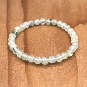 6mm Prehnite with Epidote Crystal Bead Bracelet, Unisex Stretchy and Sizable 7.5&quot;, Yellow-Green Gemstone