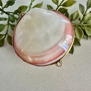 Lees de beschrijving. Handgemaakte clam trinket/ring/sieradendoos. Bruiloft fotografie styling plat lay home decor geschenken wit roze goud sierlijk afbeelding 1