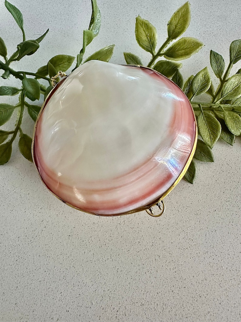 Lees de beschrijving. Handgemaakte clam trinket/ring/sieradendoos. Bruiloft fotografie styling plat lay home decor geschenken wit roze goud sierlijk afbeelding 1