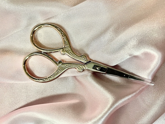 Gold Ornate Embroidery Scissors Sewing Crafts Jewelry Accessories - Main Image