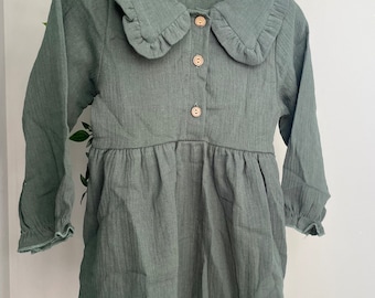 Robe verte à col en mousseline douce | manches longues | Longueur genou | Tenue des Fêtes | Robe de Noël | Tenue de Noël pour bébé fille | Nouvel An