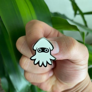 Blooper Squid Hard Enamel Pin (Glow in the Dark)