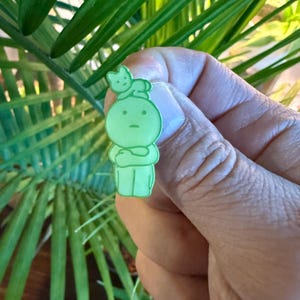 Smiski Cat Head Hard Enamel Pin (Glow in the dark)